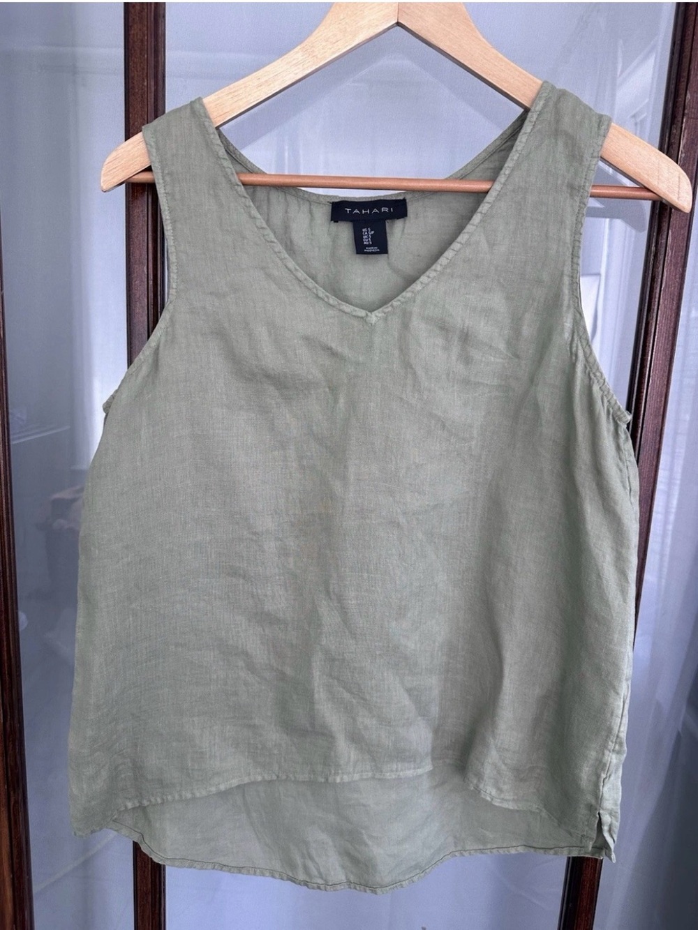 100% LINEN Green TAHARI Small tank top V Neck Sleeveless Leisure Resort